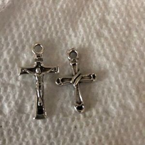 Set of 2 silver crosses